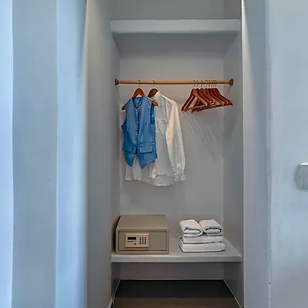 Tatakis Design Hotel, Hotel Firá