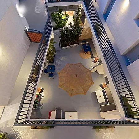 Hotel Tatakis Design Hotel, Firá